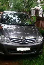 Toyota Innova 2.0 V 2012