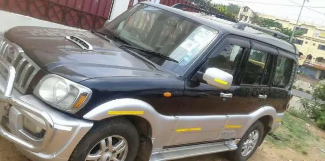 Mahindra Scorpio VLX 4WD AIRBAG AT BS III 2012