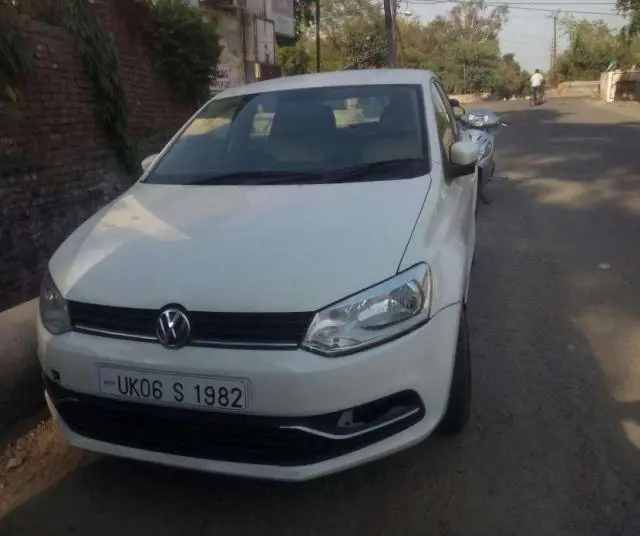 Volkswagen Polo Highline 1.2L (P) 2011