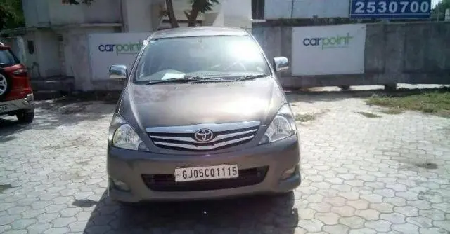 Toyota Innova 2.5 VX 8 STR BS IV 2016