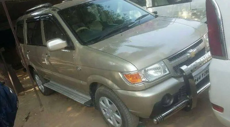 Chevrolet Tavera Neo 3 LS 2015