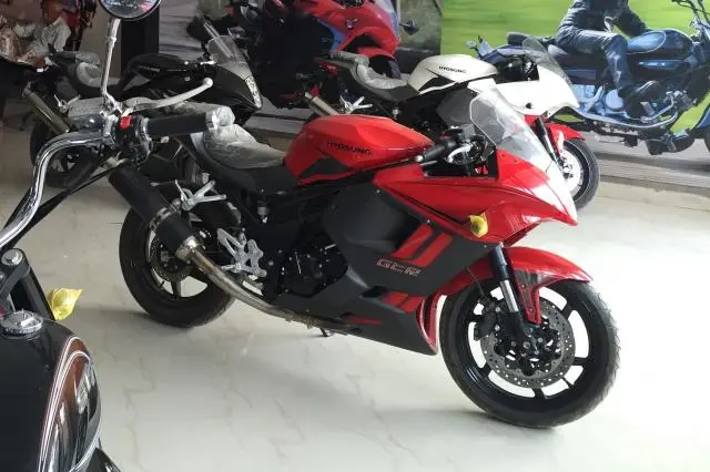 Hyosung GT650R 2015