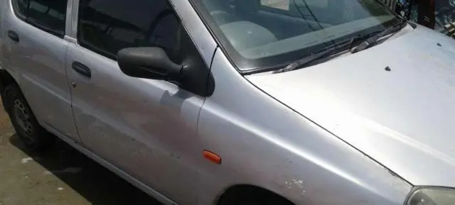 Tata Indica V2 DLX 2001