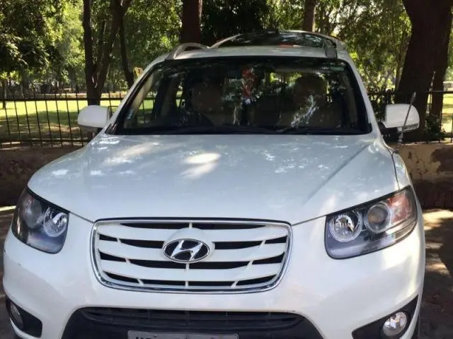 Hyundai Santa Fe 2WD MT 2012