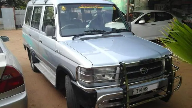 Toyota Qualis GST D2 2002