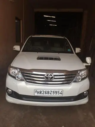 Toyota Fortuner 3.0 4X4 MT 2013