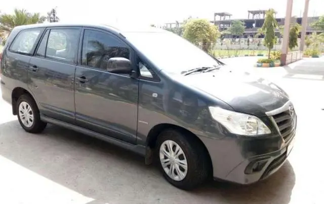 Toyota Innova 2.5 G 7 STR BS IV 2015