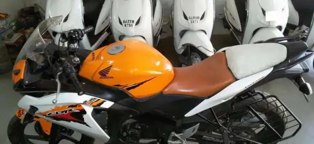 Honda CBR 150R 150cc 2013
