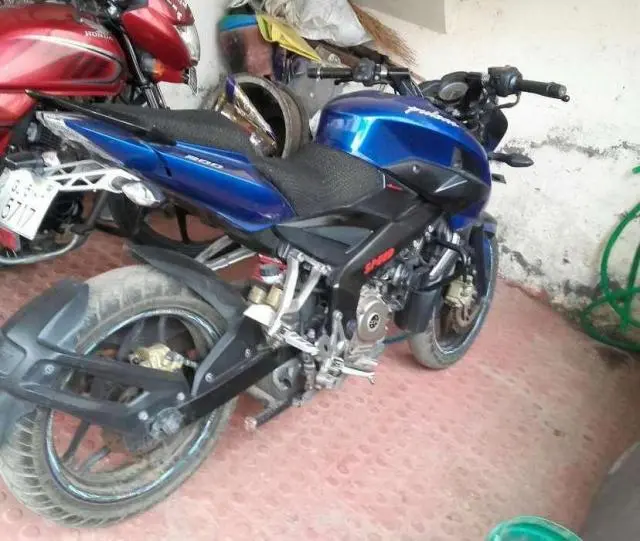 Bajaj Pulsar 200cc 2016
