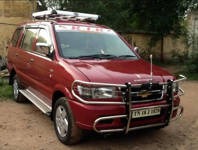 Chevrolet Tavera NEO LS B4 7 STR BS III 2011