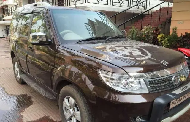 Tata Safari Storme 2.2 EX 4X2 2013