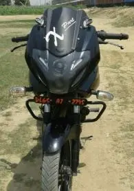 Bajaj Pulsar 220cc 2011