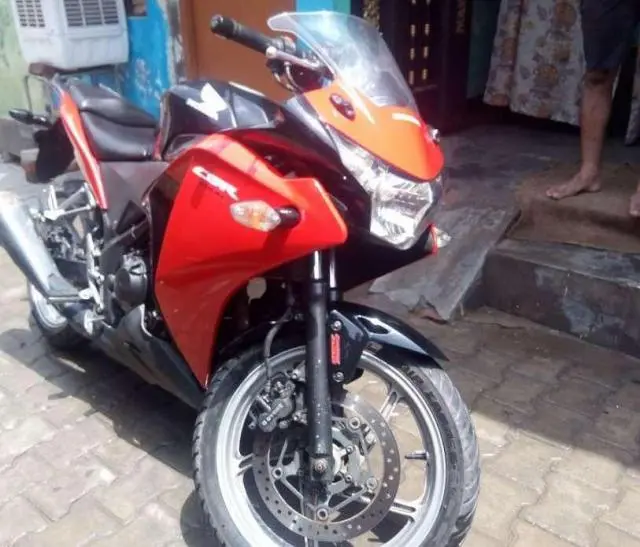 Honda CBR 250R 2011