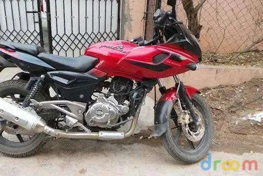 Bajaj Pulsar 220cc 2014