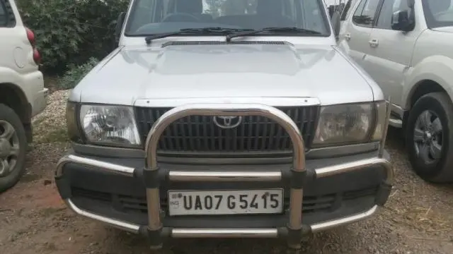 Toyota Qualis GS G8 2003