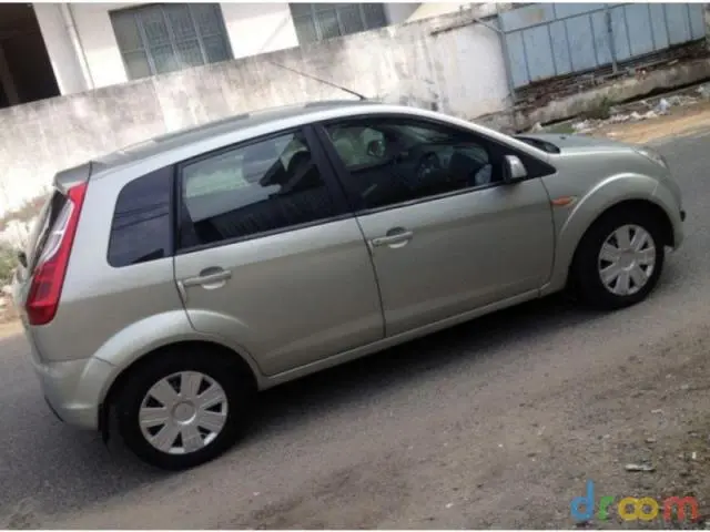 Ford Figo DURATORQ TITANIUM 1.4 2010