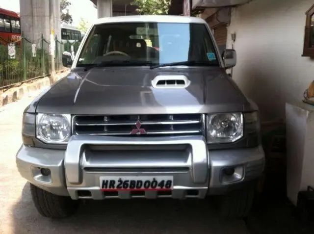 Mitsubishi Pajero SFX 2.8 2010