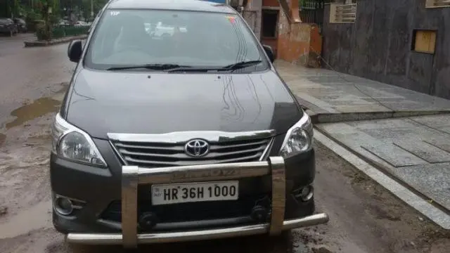 Toyota Innova 2.5 V 2012