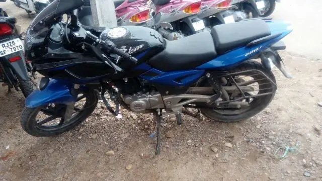 Bajaj Pulsar 220cc 2015