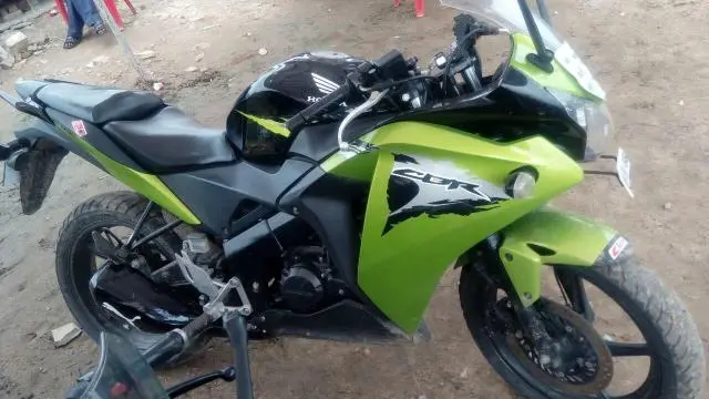 Honda CBR 150R 150cc 2013