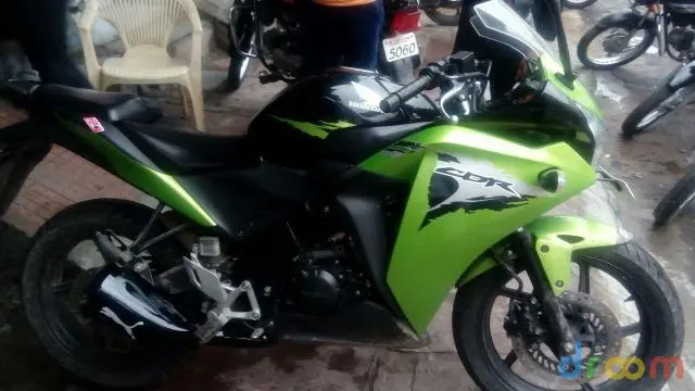 Honda CBR 150R 150cc 2013