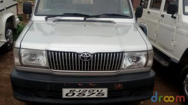 Toyota Qualis GS C7 2004