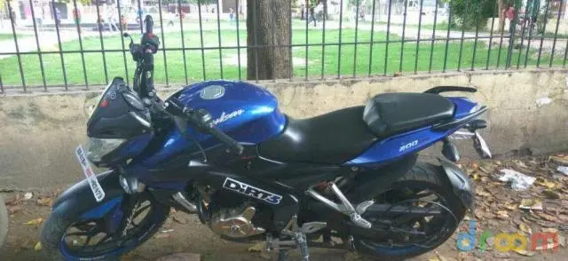 Bajaj Pulsar 220cc 2014