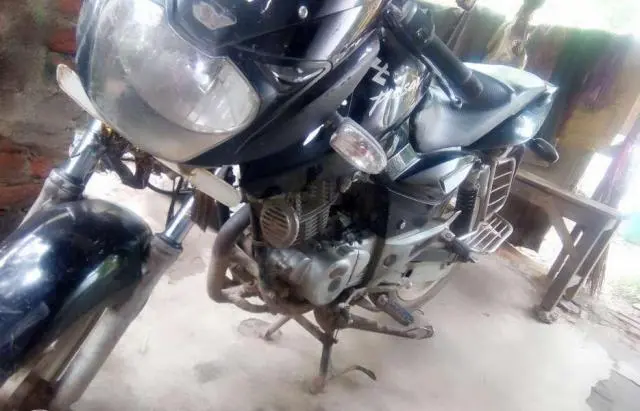 Bajaj Pulsar 150cc 2005