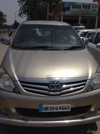 Toyota Innova 2.5 V 7 STR 2009