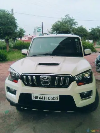 Mahindra Scorpio S8 2015