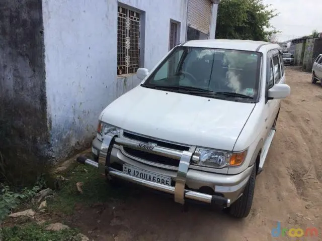Chevrolet Tavera Neo 3 LS 2015