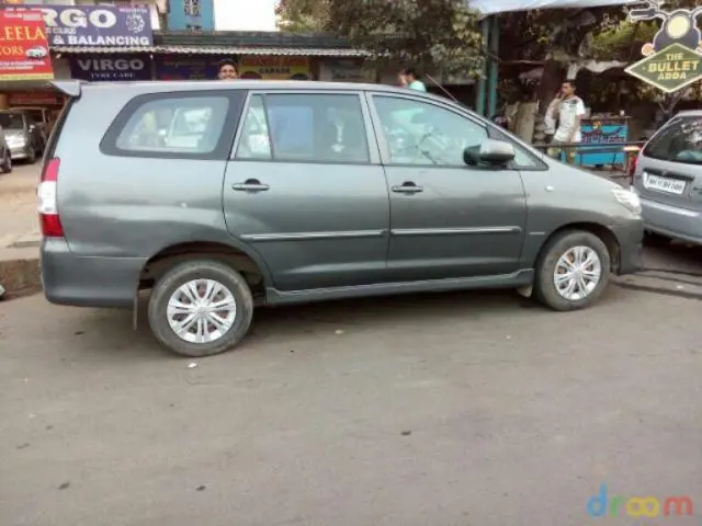 Toyota Innova 2.5 GX 8 STR BS IV 2012