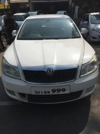 Skoda Laura ELEGANCE 2.0 TDI CR MT 2009