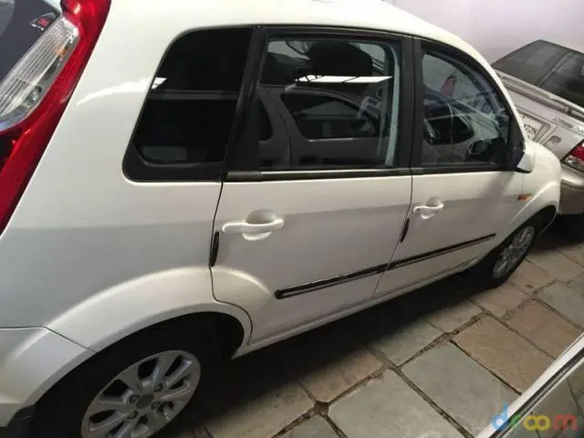 Ford Figo DURATORQ TITANIUM 1.4 2012