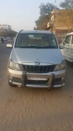 Mahindra Quanto C6 2012