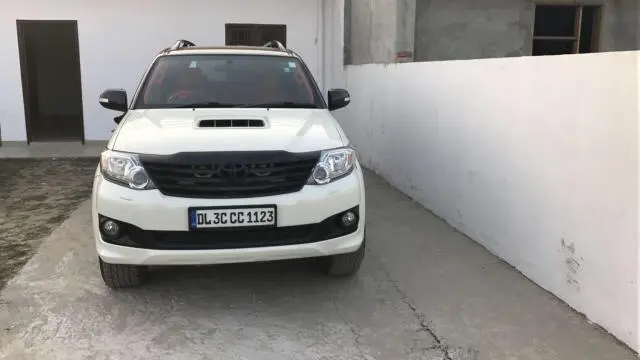 Toyota Fortuner 3.0 4X2 AT 2013