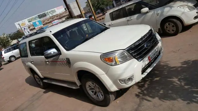 Ford Endeavour 2.5L 4x2 2010