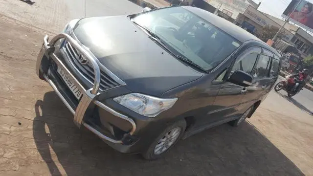 Toyota Innova 2.5 V 2012