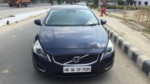 Volvo S60 Summum D5 2015