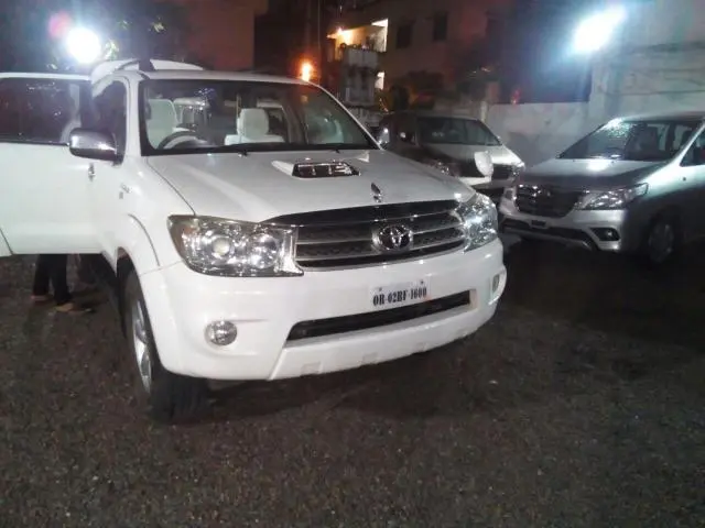 Toyota Fortuner 4x2 AT 2010