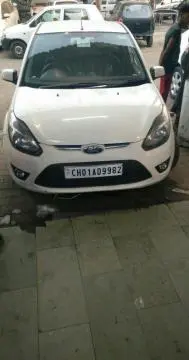 Ford Figo 1.5 TDCI Titanium 2010