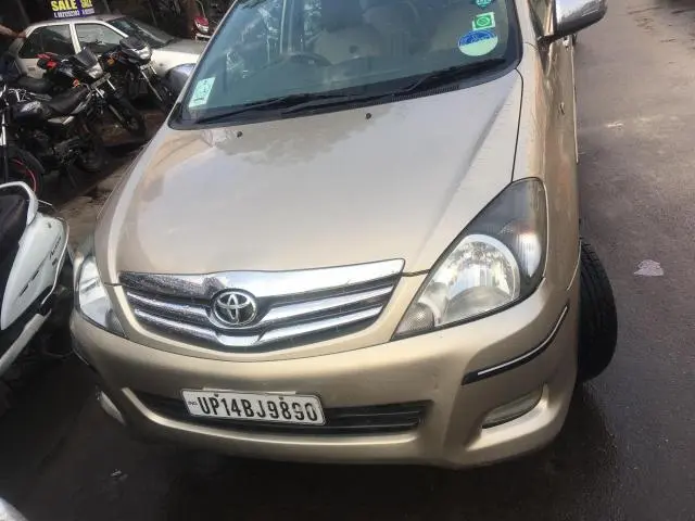 Toyota Innova 2.5 V 7 STR 2011