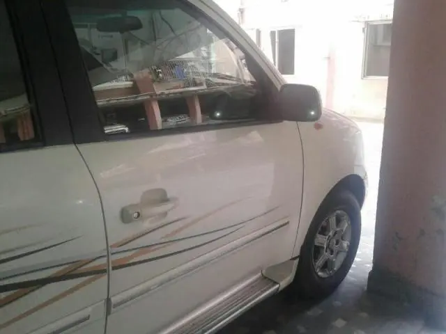 Mahindra Xylo Base 2011