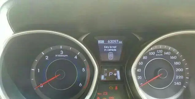 Hyundai Elantra 1.6 Base 2013