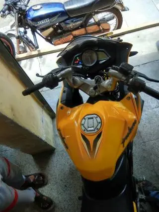 Bajaj Pulsar RS200 2015