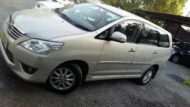Toyota Innova 2.5 VX 2013