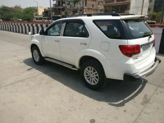 Toyota Fortuner 3.0 4X4 MT 2014