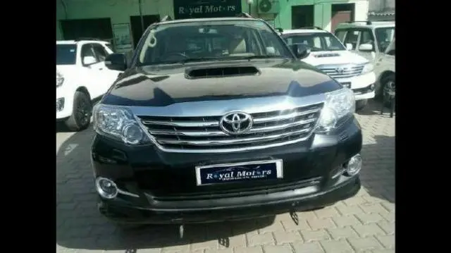 Toyota Fortuner 3.0 4x2 MT 2015