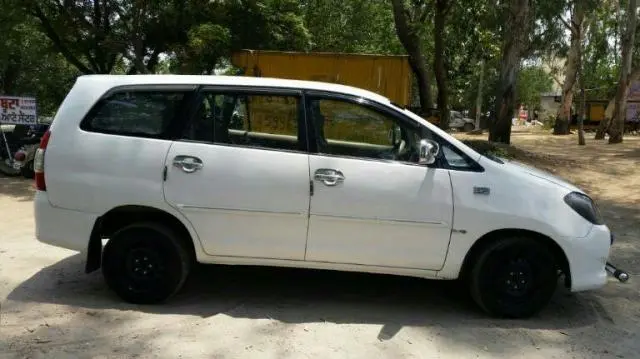 Toyota Innova 2.0 G 8 STR BS IV 2007