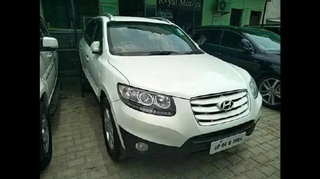 Hyundai Santa Fe 2WD MT 2012